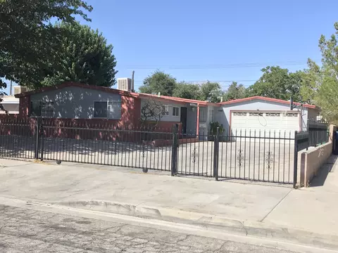 44035 E 3rd St, Lancaster, CA 93535 photo 2
