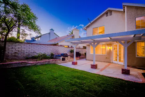 22834 White Pine Pl, Santa Clarita, CA 91390 photo 4