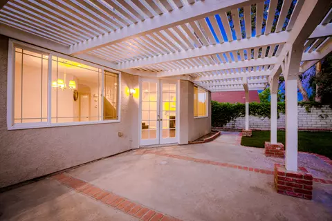22834 White Pine Pl, Santa Clarita, CA 91390 photo 7