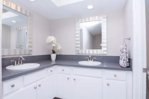 22834 White Pine Pl, Santa Clarita, CA 91390 photo 32