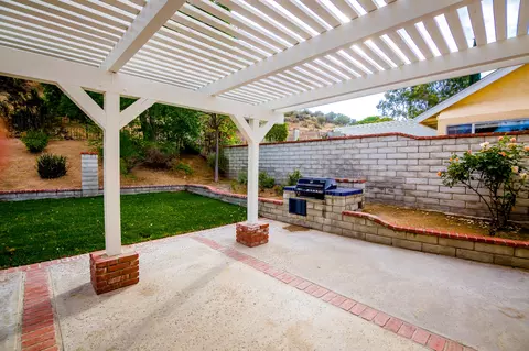 22834 White Pine Pl, Santa Clarita, CA 91390 photo 35