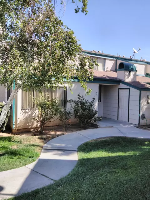 44454 E 15th St #7, Lancaster, CA 93535 photo 2