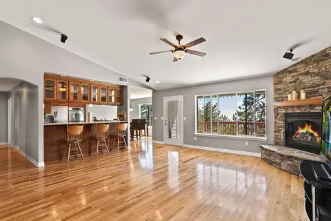 25640 Paramount Dr, Tehachapi, CA 93561 photo 7