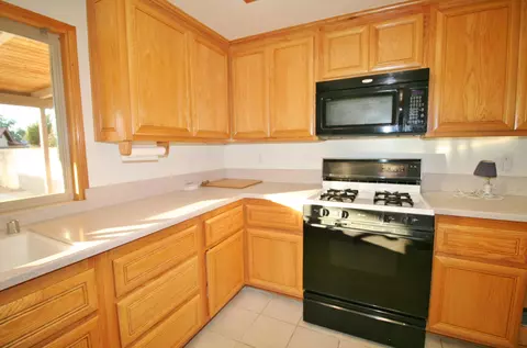 1215 Pasteur Dr, Lancaster, CA 93535 photo 6