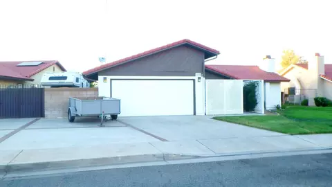 1215 Pasteur Dr, Lancaster, CA 93535 photo 47