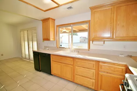 1215 Pasteur Dr, Lancaster, CA 93535 photo 7