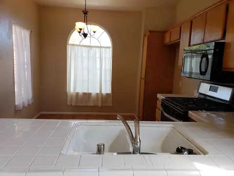 36809 Pine Valley Ct, Palmdale, CA 93552 photo 3
