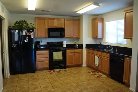 43054 33rd St E, Lancaster, CA 93535 photo 4