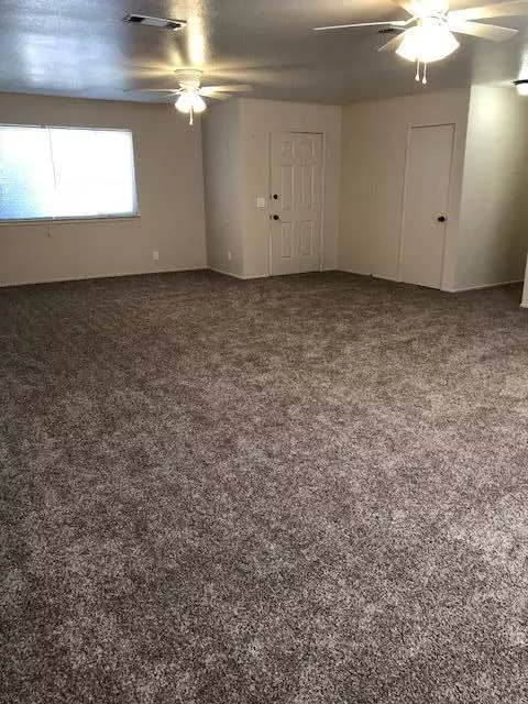 40615 E 176th St, Lancaster, CA 93535 photo 2