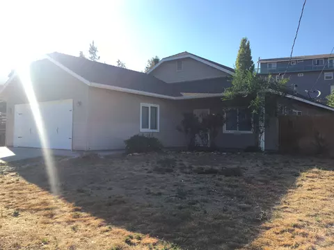 20821 Crest Dr, Tehachapi, CA 93561 photo 2