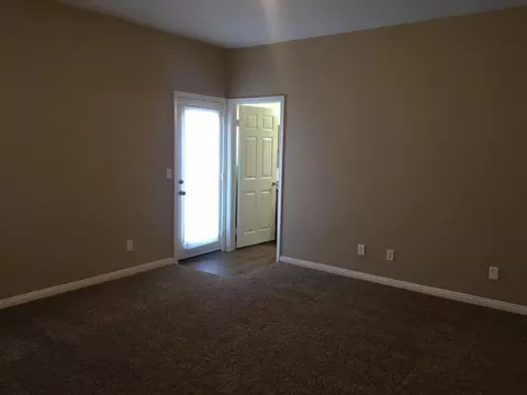 20821 Crest Dr, Tehachapi, CA 93561 photo 13