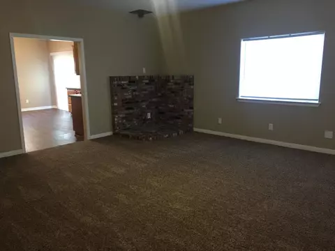 20821 Crest Dr, Tehachapi, CA 93561 photo 3