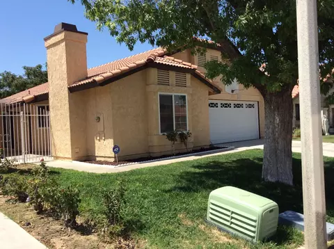 37447 37th St E, Palmdale, CA 93550 photo 4
