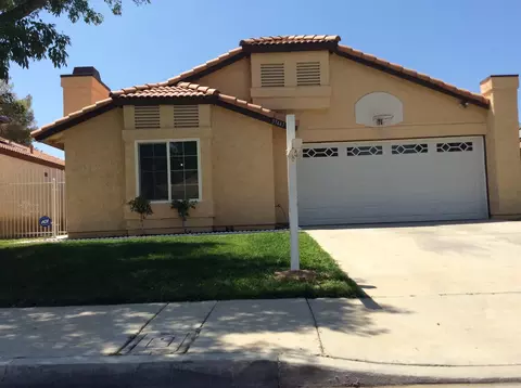 37447 37th St E, Palmdale, CA 93550 photo 3