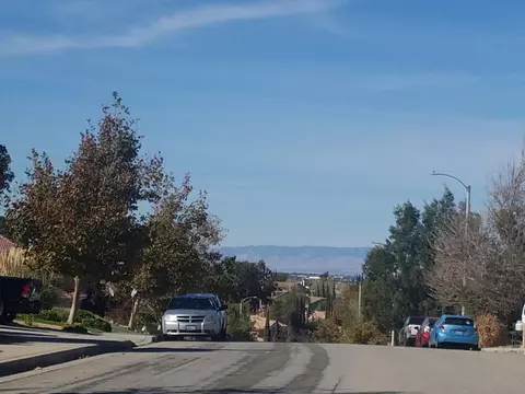 36646 Crystal Ct, Palmdale, CA 93550 photo 3