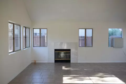 43733 7th St E, Lancaster, CA 93535 photo 5