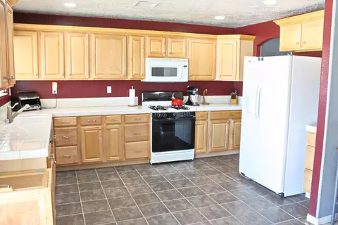 3326 Avenue H4 E, Lancaster, CA 93535 photo 9
