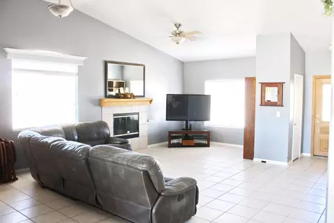 3326 Avenue H4 E, Lancaster, CA 93535 photo 4