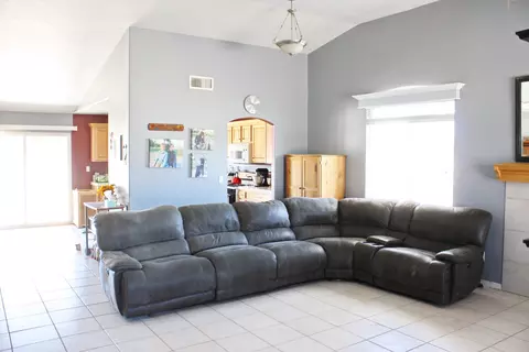 3326 Avenue H4 E, Lancaster, CA 93535 photo 7