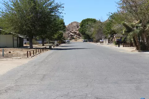 17867 Lakespring Ave, Palmdale, CA 93591 photo 12