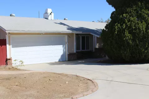 17867 Lakespring Ave, Palmdale, CA 93591 photo 3