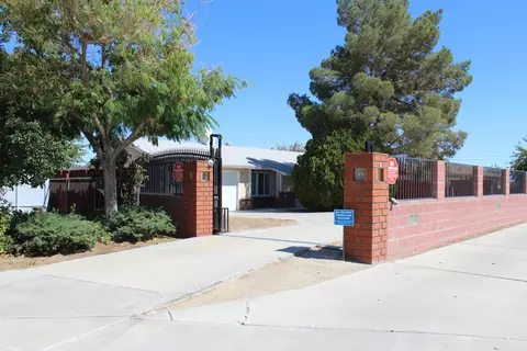 17867 Lakespring Ave, Palmdale, CA 93591 photo 6