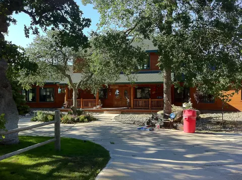 19151 Backes Ln, Tehachapi, CA 93561 photo 2