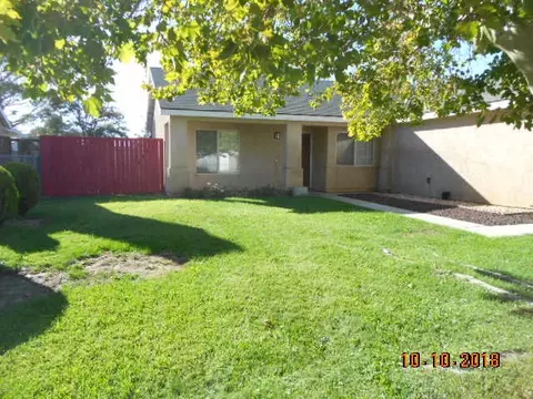 43751 Serenity Ct, Lancaster, CA 93535 photo 2