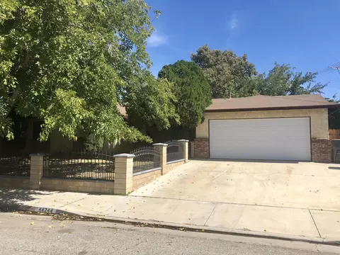 44244 8th St E, Lancaster, CA 93535 photo 1