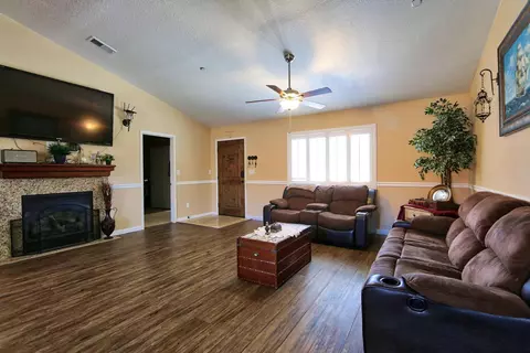 20125 Weston Ave, Tehachapi, CA 93561 photo 4