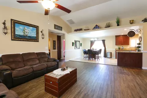 20125 Weston Ave, Tehachapi, CA 93561 photo 2