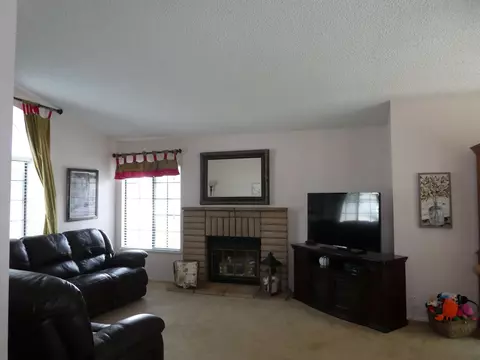 45006 Denmore Ave, Lancaster, CA 93535 photo 3