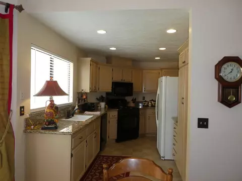 45006 Denmore Ave, Lancaster, CA 93535 photo 9