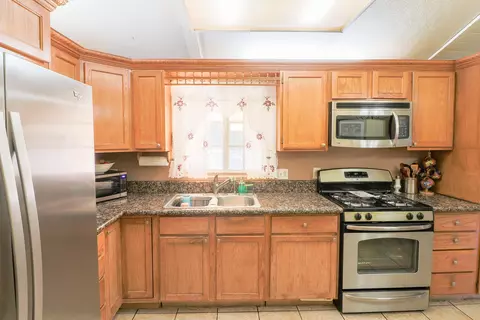 38946 2nd St E, Palmdale, CA 93550 photo 11