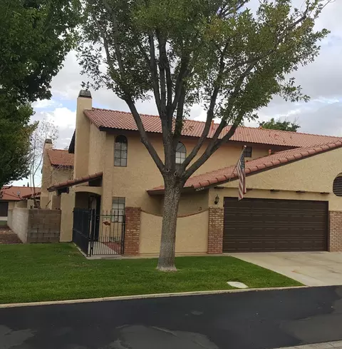 43743 Alain Ct, Lancaster, CA 93535 photo 1