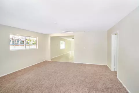 44538 Anvers Ave, Lancaster, CA 93534 photo 2