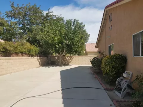 1733 Avenue K E, Lancaster, CA 93535 photo 15