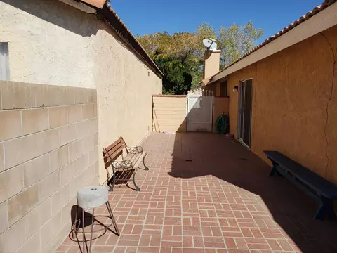 3634 Avocado Ln, Palmdale, CA 93550 photo 2