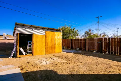 215 Avenue P1 E, Palmdale, CA 93550 photo 31