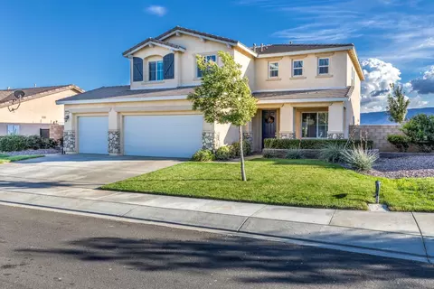 8814 Mora Ct, Lancaster, CA 93536 photo 2
