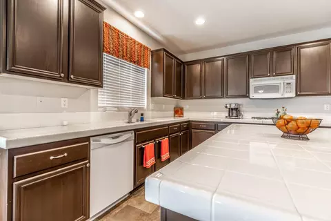 8814 Mora Ct, Lancaster, CA 93536 photo 11