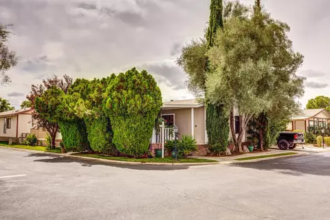 2121 Avenue I E #25, Lancaster, CA 93535 photo 2