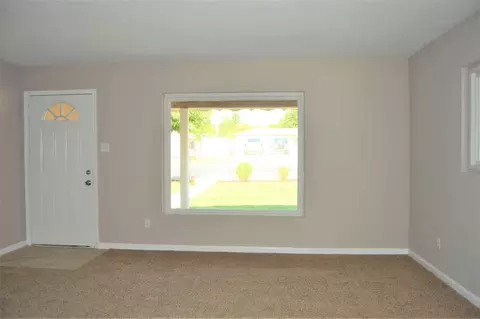 903 Curry St S, Tehachapi, CA 93561 photo 5