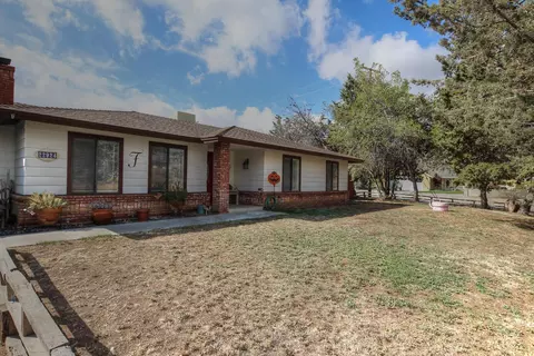 22924 Clover Spring Pl, Tehachapi, CA 93561 photo 2