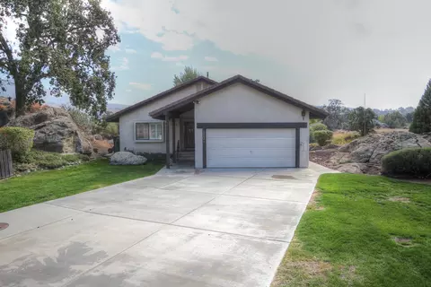 19021 Pinehurst Pl, Tehachapi, CA 93561 photo 1