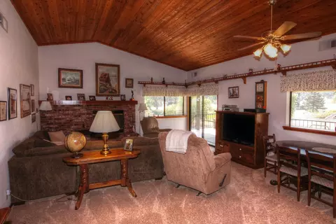 19021 Pinehurst Pl, Tehachapi, CA 93561 photo 5