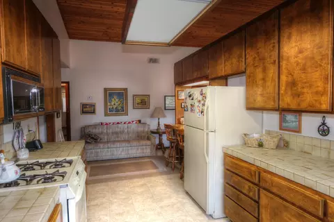 19021 Pinehurst Pl, Tehachapi, CA 93561 photo 11