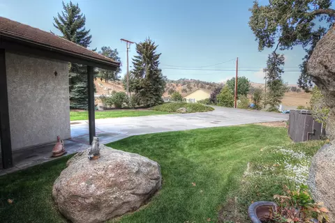 19021 Pinehurst Pl, Tehachapi, CA 93561 photo 4