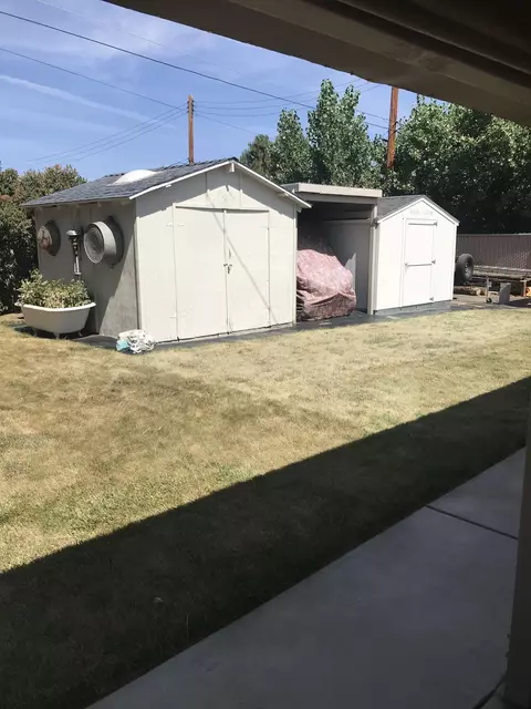 709 Brentwood Dr, Tehachapi, CA 93561 photo 8