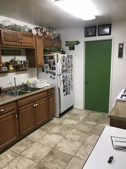 709 Brentwood Dr, Tehachapi, CA 93561 photo 6